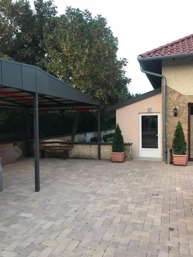 مبيت وإفطار Bük Aurora Panzio المظهر الخارجي الصورة